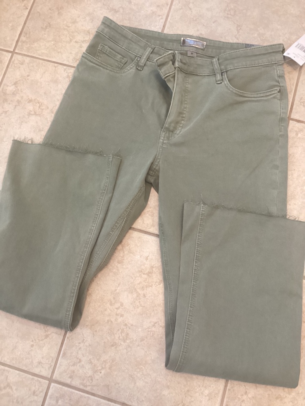 Kut from the Kloth high rise Kelsey fab ab ankle flare - Picture 9 of 9